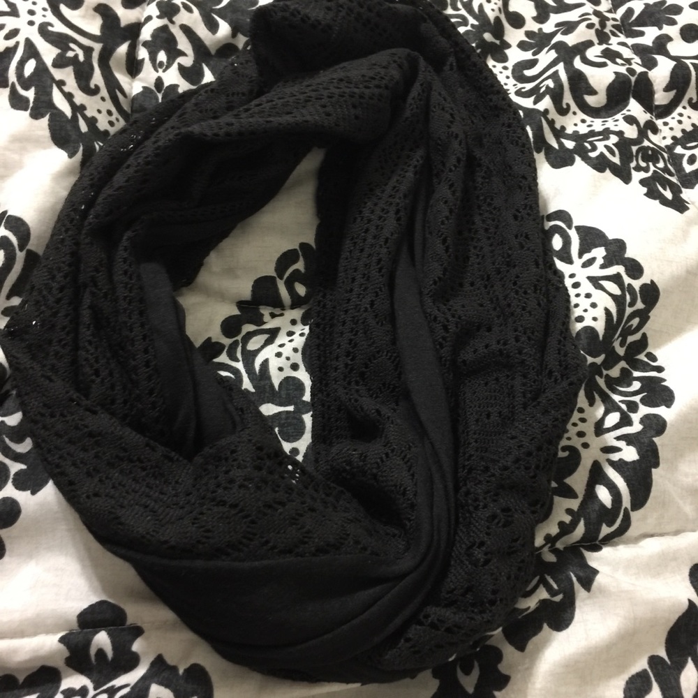 BLack infinity scarf